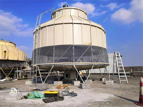 方塔填料是冷卻塔中不可替代的運(yùn)行裝具,冷卻塔填料要求